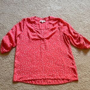 Coral patterned top